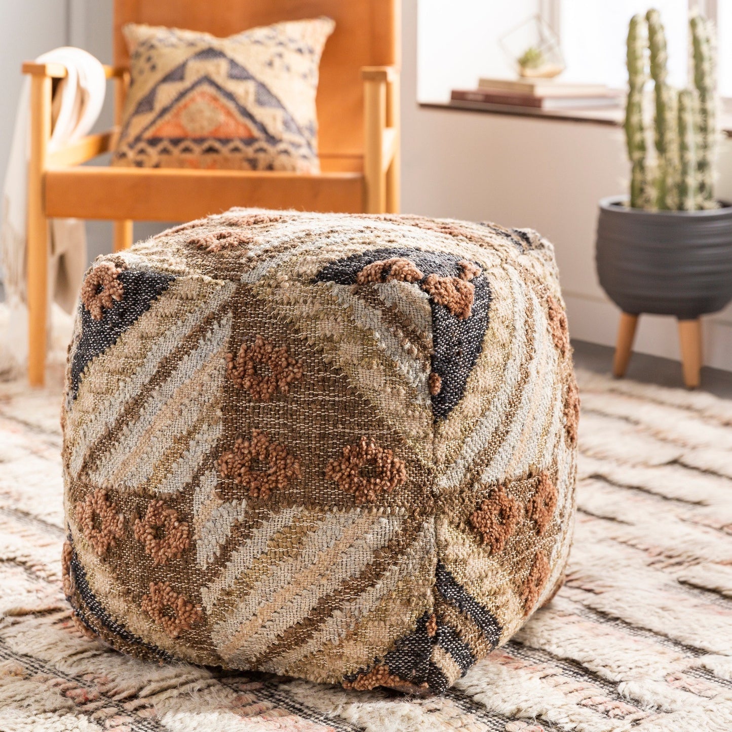 Luanda Pouf