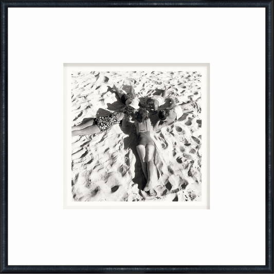 Nostalgia Collection - Beach Meeting c. 1950